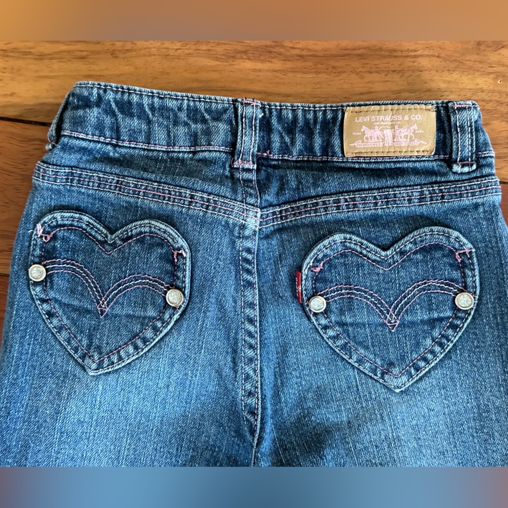Levi’s pink stitch heart pockets boot cut fit jeans little girls button zipper